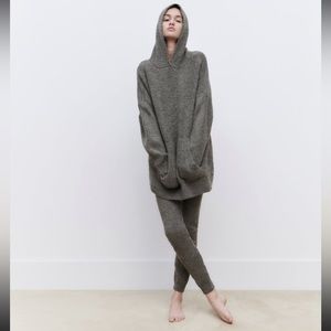 Zara Oversized Knit Sweatshirt